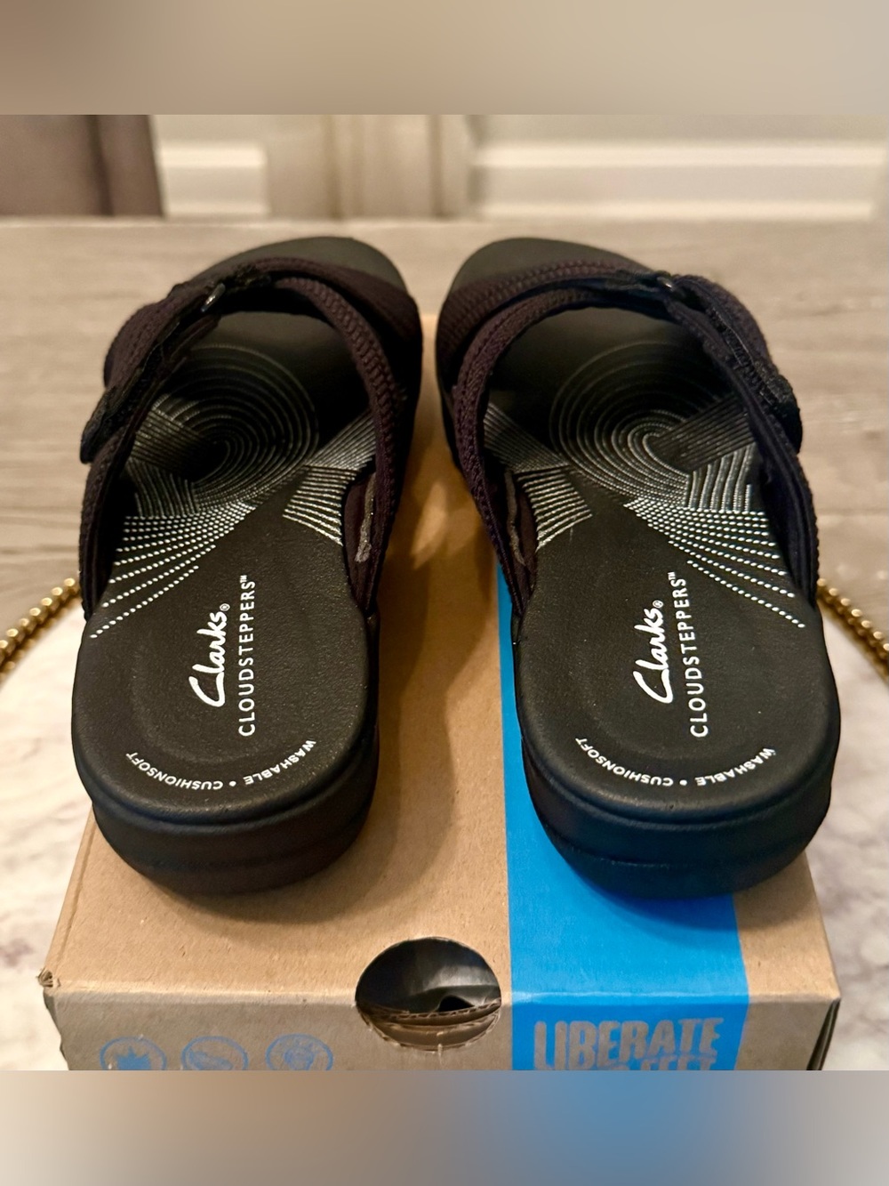 🚨Clarks Cloudsteppers Women's Black Slide Sandals | Sz: 6.5 (NWB) - Picture 4 of 8
